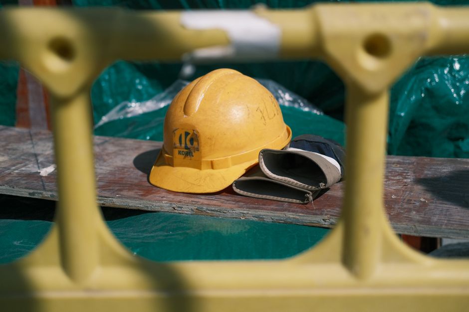 &Eacute;quipement de protection casques, casquettes & harnais